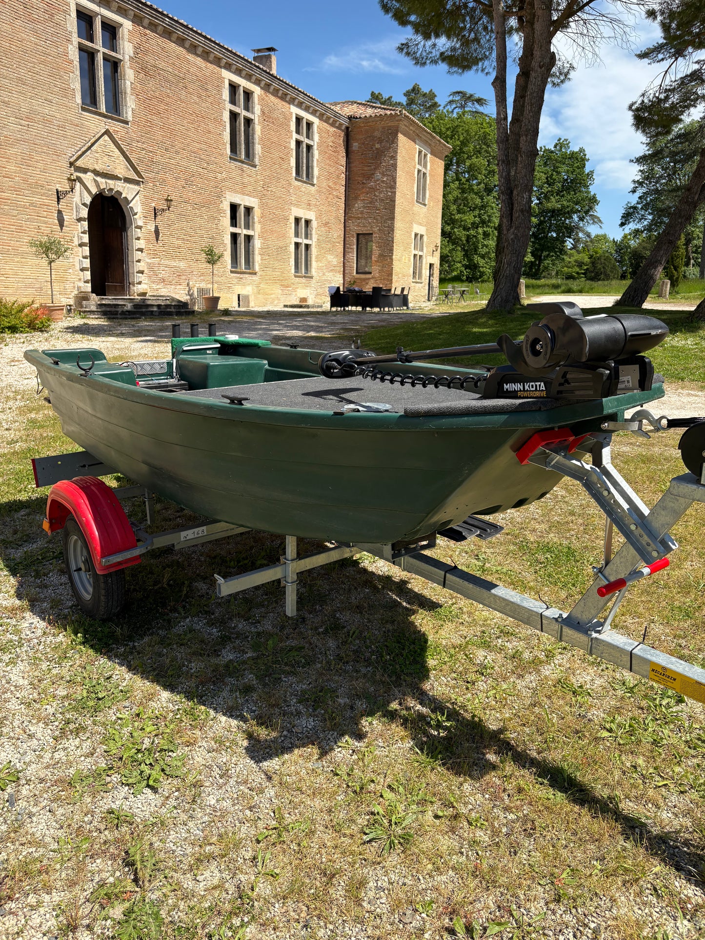 Barque Armor 320 pontée Bass Boat