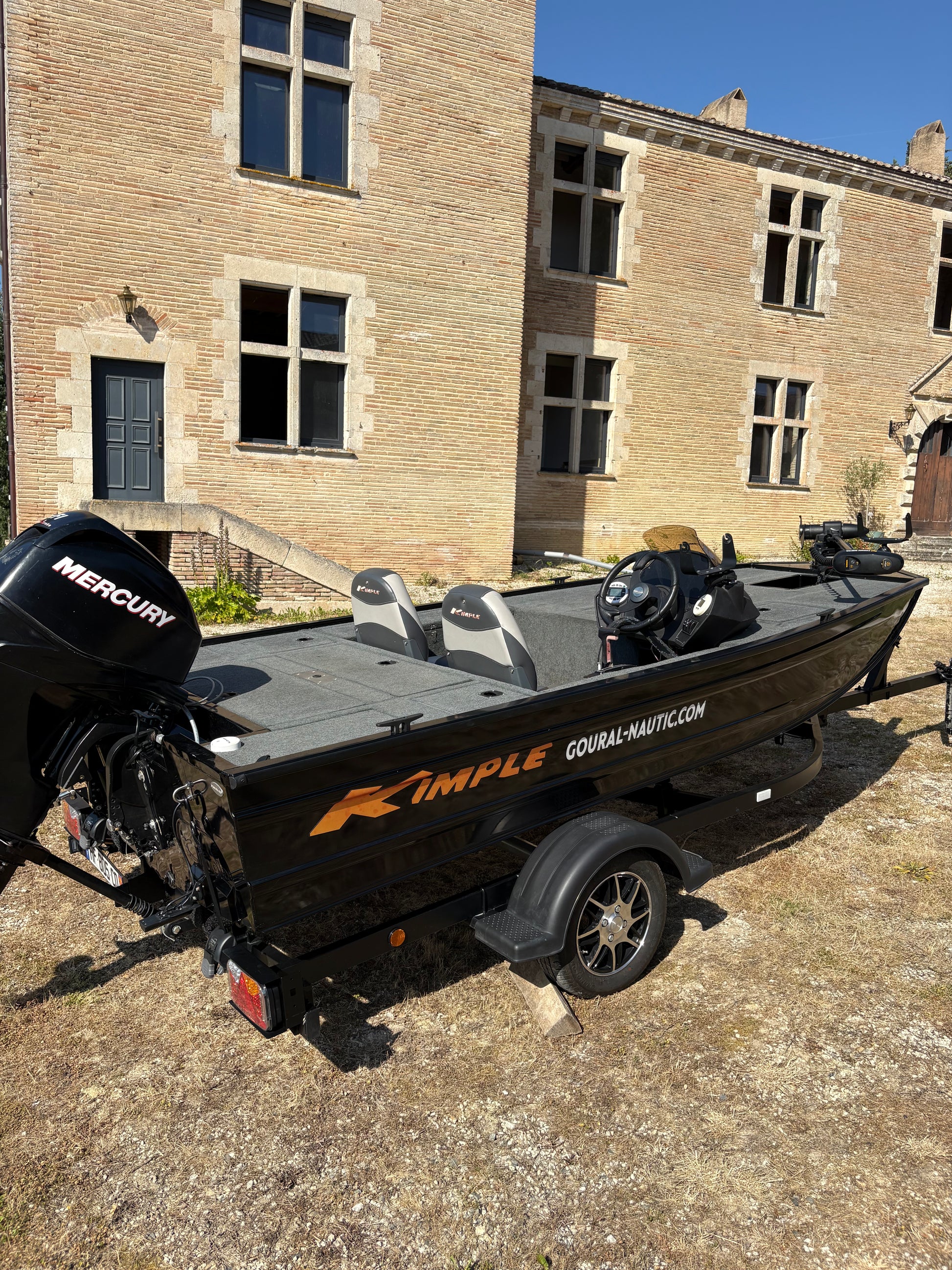Bass boat Kimple K438 2025 d’occasion avec Mercury 40 CV