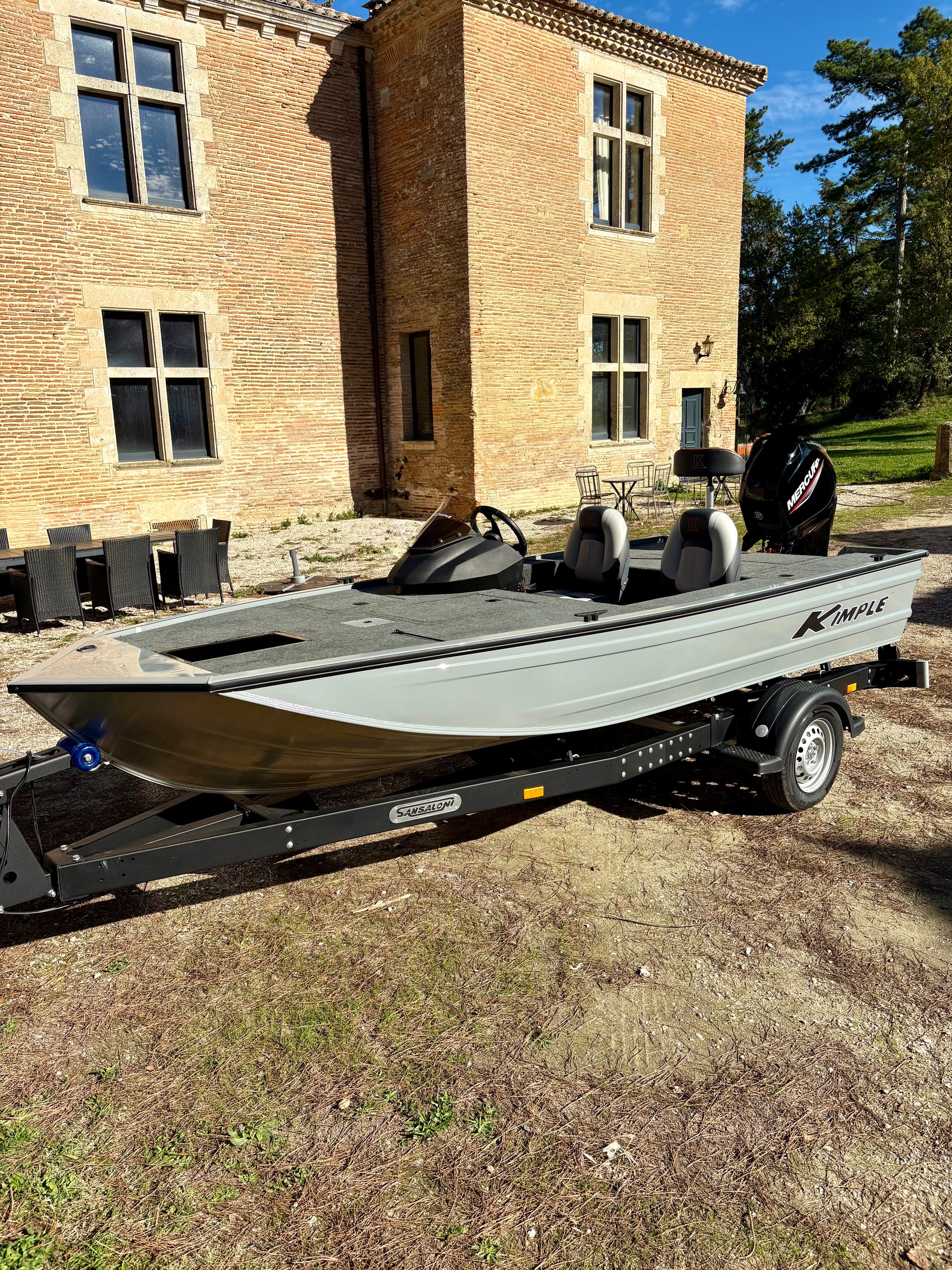 Vivier 90 L et siège assis-debout, bass boat Kimple K438